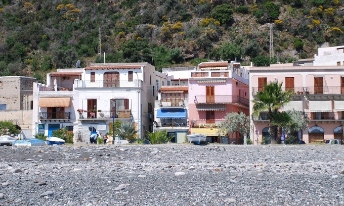 Canneto Apartment | Loft reeds lipari at sea