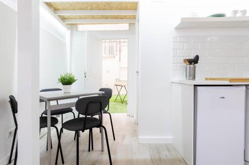San Isidro Apartment | Loft reformado en Marques de Vadillo con patio privado