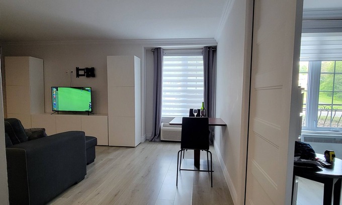 Sainte-Adele Apartment | Loft & Spa au Pied de la Réputée Station de ski Chanteclerc