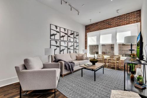 Castleberry Hill Apartment | Loft Style Spacious Lux Apt 102, Sleeps 6
