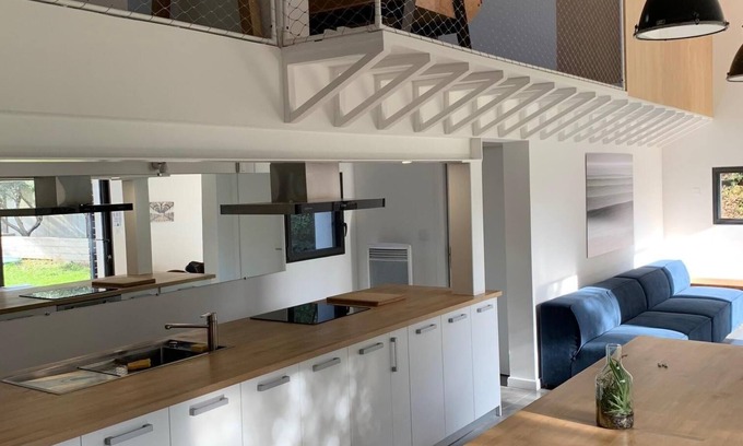 Saint-Gely-du-Fesc House | Loft with peaceful pool, close to nature 10 minutes from Montpellier