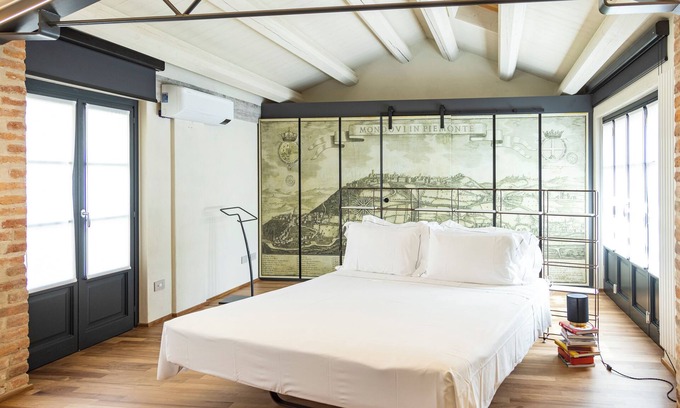 Mondovi Apartment | Loft with timeless splendor in the historic center of Mondovi Piazza
