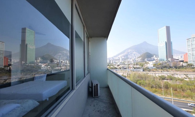 San Pedro Garza Garcia Apartment | LoftStudio - Comfortable & Excellent Location in Monterrey /Gym & Pool