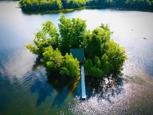 Monmouth House | Log Cabin at Naughty Dog Private Island