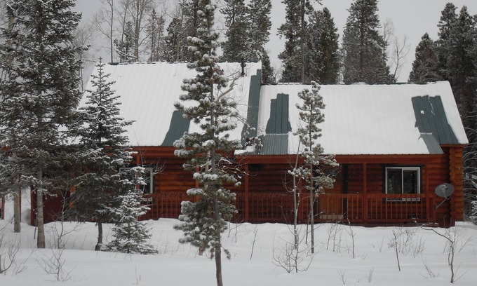 Breckenridge Cabin | Log Cabin Mountain Getaway - Ski, Hike, bike, X Country Ski & Snowshoe trails