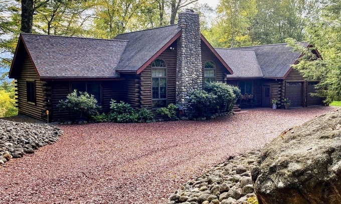 Bolton Landing Cabin | Log Cabin Mountain View On 4 Acres 5 Minutes From Bolton Landing and Lake George