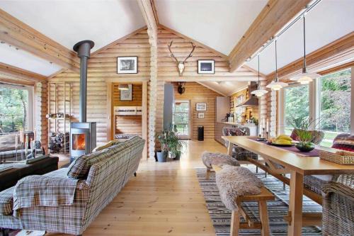 Helberskov Strand House | Log Cabin Near Mariager Fjord