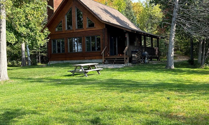 Remer Cabin | Log Cabin on Private Lakefront - Thunder Lake