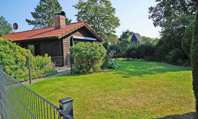 Damp House | Log cabin with W-LAN - large terrace with beach chair - - with fence in a quiet location