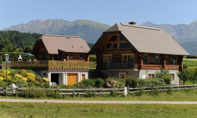 Mauterndorf Apartment | Log Home
