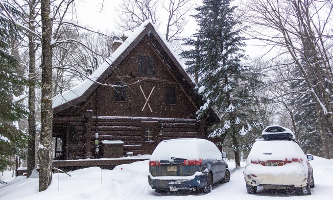 Lac Superieur Village Ski Chalet | Log ski chalet beside northside of Mont Tremblant