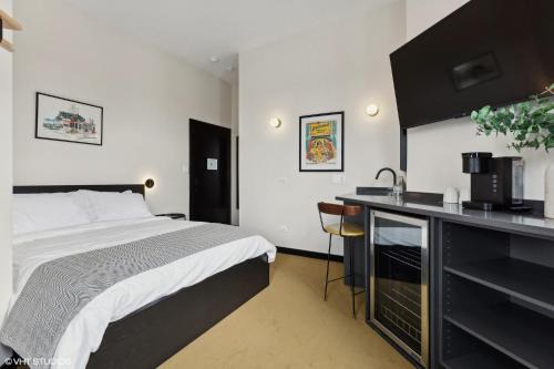 Palmer Square Hotel | Logan Square SRO Hotel