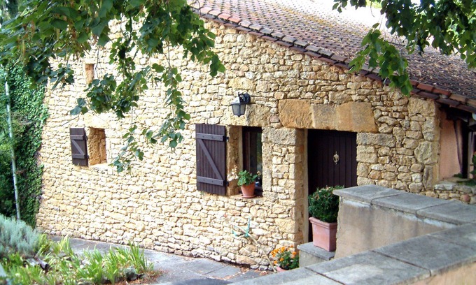 Larzac Apartment | Loge Rose - sleeps 5 guests in 2 bedrooms