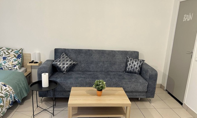 Sarcelles House | Logement Bien Situé Avec Jardin et Terrasse Dans le Calme