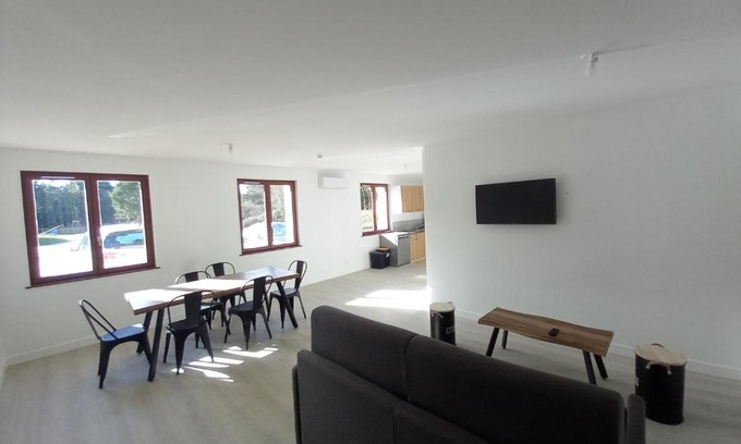 Fontaine-sur-Ay House | Logement du centre equestre du val d'or