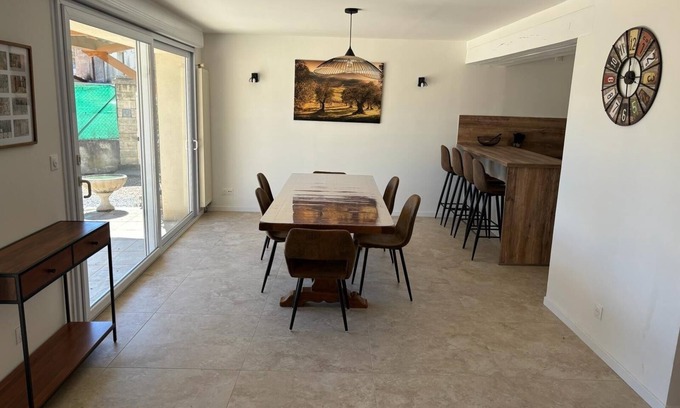 Greoux-les-Bains House | Logement Spacieux et Reposant