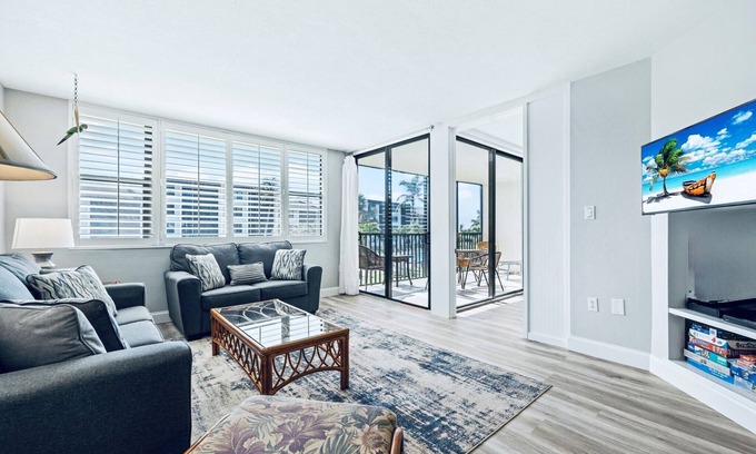 Sanibel Condo | Loggerhead Cay 232- 2 Bedroom Condo with Partial Angled Gulf View