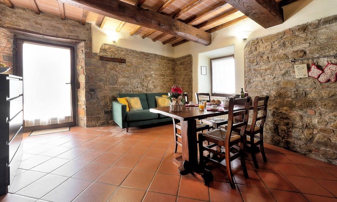 Loro Ciuffenna Apartment | "Loggiato" farmhouse apt, swimming pool, private porch, stunning view