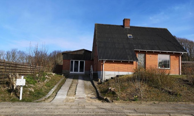 Vestervig Bed & Breakfast | Logi i hus med kunst og have