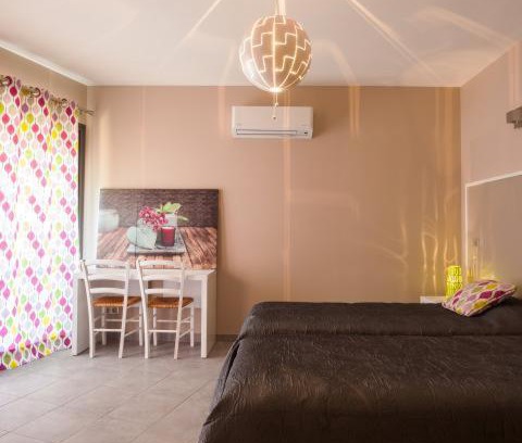 Saint-Hippolyte-du-Fort Hotel | Logis Auberge Cigaloise