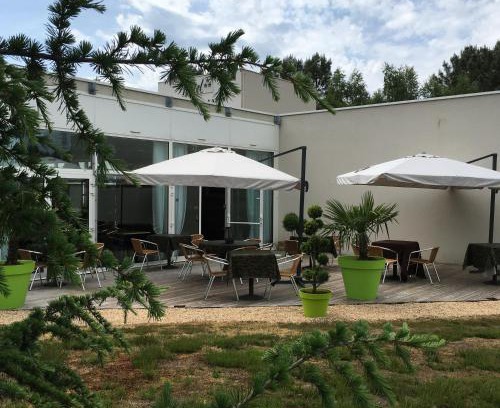 Montfort-le-Gesnois Hotel | Logis des Sittelles