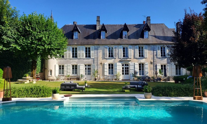 Cognac Bed & Breakfast | Logis des Tourelles, the Bassac room