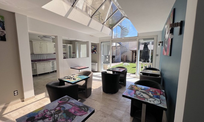 Vitry-le-Francois Hotel | Logis Hôtel de la Poste