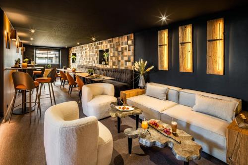 Clairvaux-les-Lacs Hotel | Logis Hôtel LBB - les 2 lacs