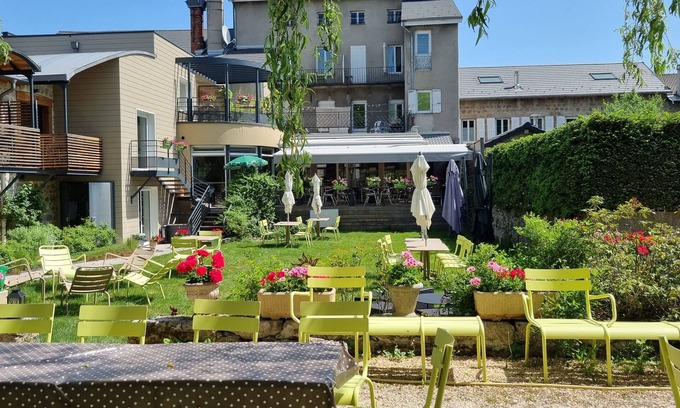 Tence Hotel | Logis Hôtel Restaurant de la Poste