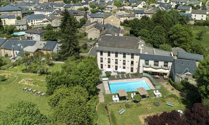 Meyrueis Hotel | Logis Hôtel Restaurant Le Mont Aigoual