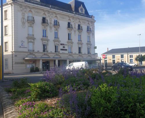 Montlucon Hotel | Logis Hotel des Bourbons Montluçon Climatisé