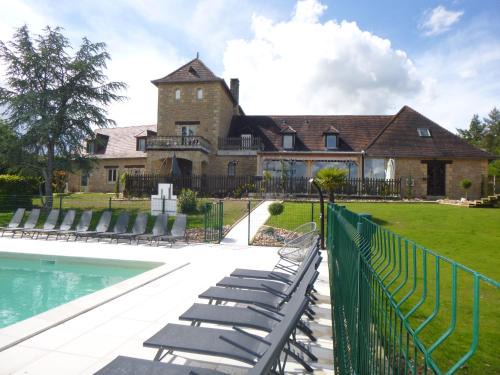 Cublac Hotel | Logis hotel-restaurant les collines 59 route des crêtes