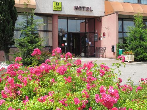 Saint-Maurice-de-Beynost Hotel | Logis Lyon Est Porte de l'Ain