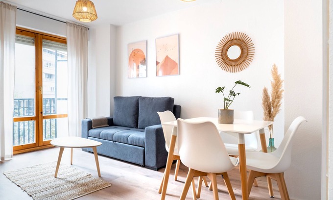 Parque de Roma Apartment | LOIRA BERDUSÁN: Modern Comfort Near the AVE