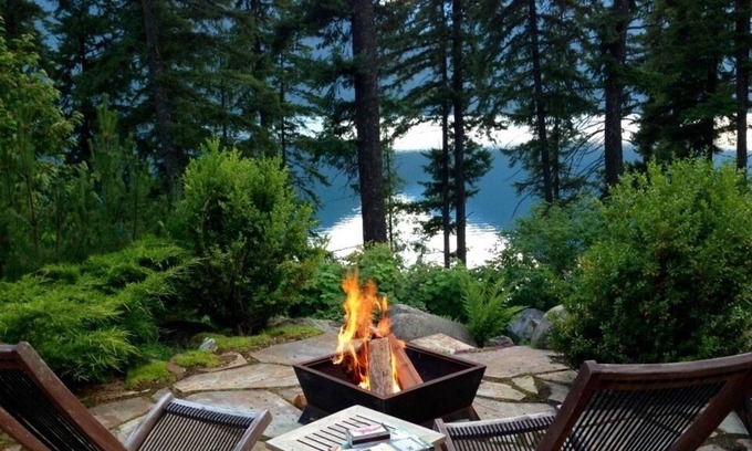 New Denver Cabin | Loki's Lodge - Private and fully appointed cabin on Slocan Lake, West Kootenays