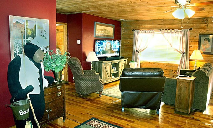 Silverton Apartment | Lola's Place - Your Mountain Home Away from Home nOHV off street Parking