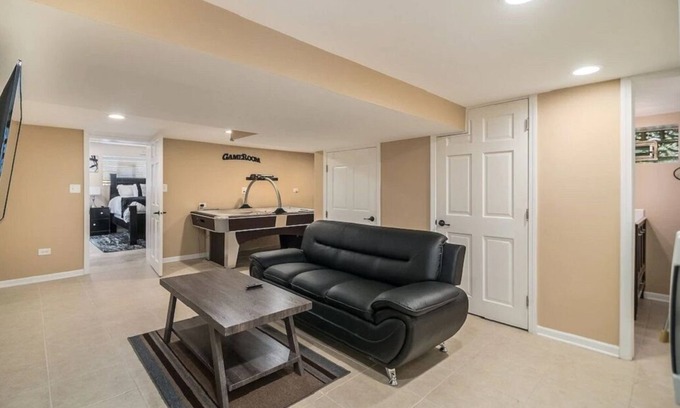 Lombard House | Lombard FHS Rental