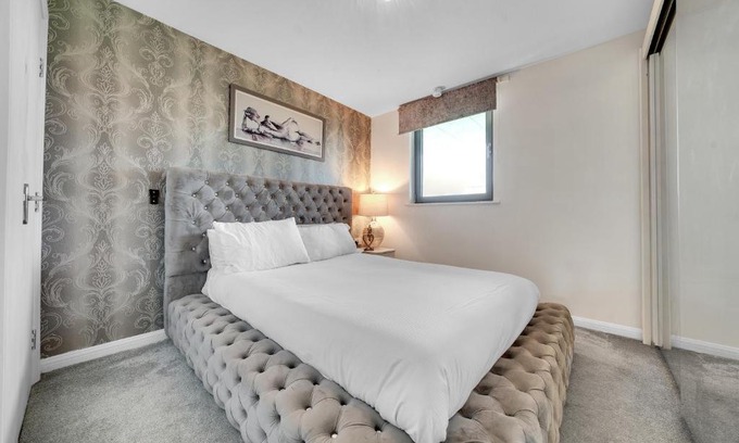 Lansbury Apartment | London City Deluxe 2 Bed Modern Apartment Canary Wharf