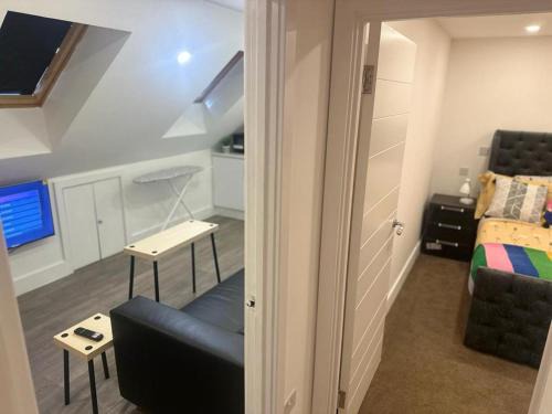 Kidbrooke with Hornfair Apartment | London Glamour Apartment Two