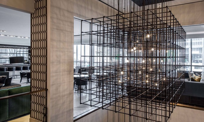Downtown Chicago Hotel | LondonHouse Chicago, Curio Collection by Hilton