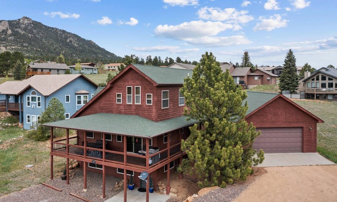 Carriage Hills House | Lone Pine: A Stunning Mountain Retreat