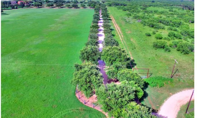 Sutherland Springs House | Lonesome Wind Ranchette: A South Texas retreat from the city