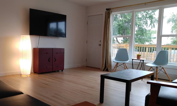 Bismarck House | Long Stay Getaway! Stunning 3 Bed Home w/Great Loc