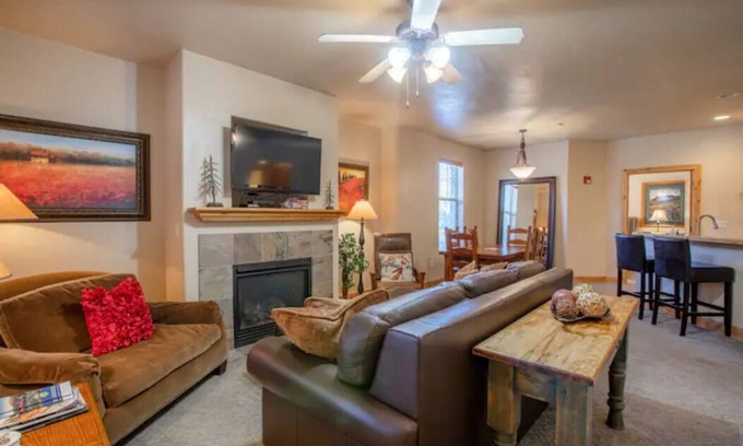 Kimball Junction Condo | Long term oasis - near trails, eateries and shops