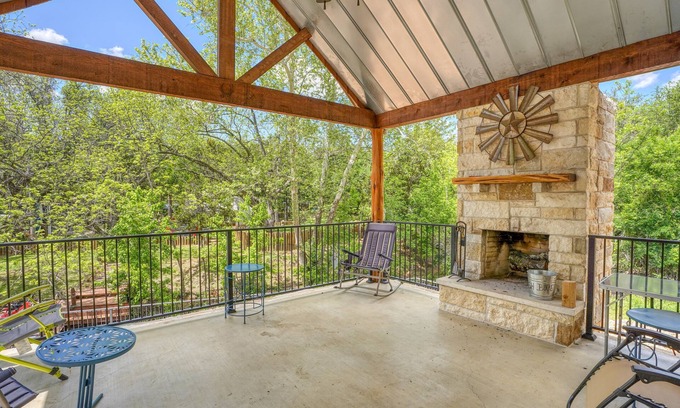 Marble Falls House | Longhorn Cove: Rustic Retreat by the Water Awaits!