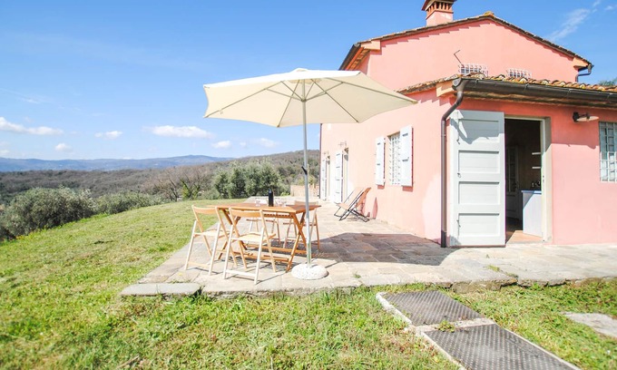 Pistoia House | Look forward to a wonderful vacation in this appealing vacation home with a great landscape panorama
