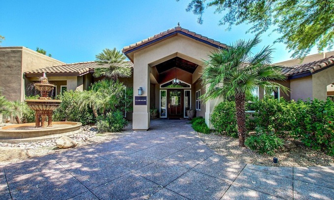 Central Scottsdale Condo | Look No Further! Resort Like Condo - 2 BD (Kings)/2 Full BA +3 Pools!
