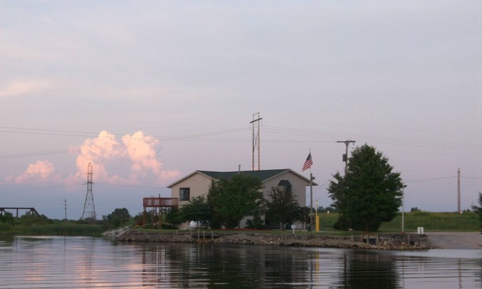 Muskegon House | Look no further, this location has it all, including private boat launch
