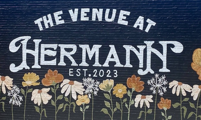 Hermann Apartment | Looking for Quaint Getaway . We have just the location for you!
