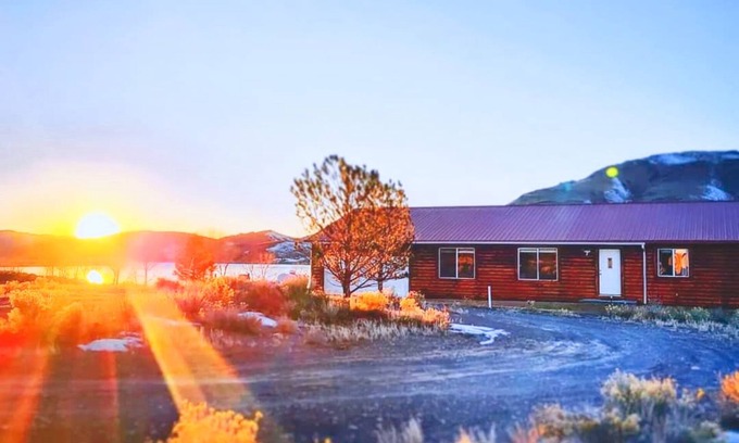 Minersville House | Looking for the perfect escape from the city? Come visit this Lakefront home.